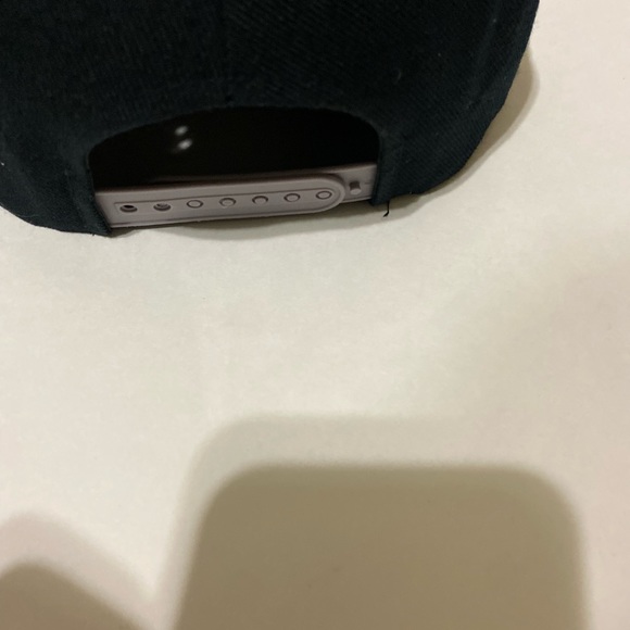 City hunter black and silver adjustable hat - Picture 7 of 7